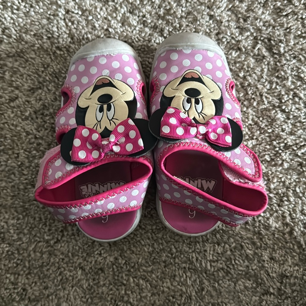 Size 6 toddler light up Sandals